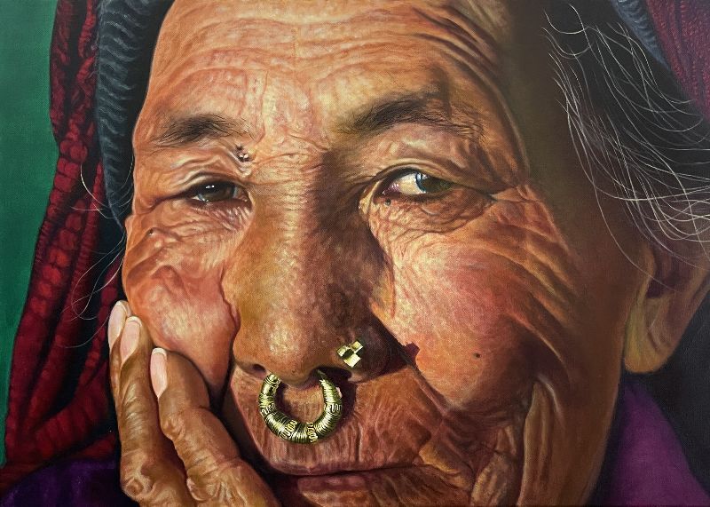 Anciana de la India con anillo en la nariz